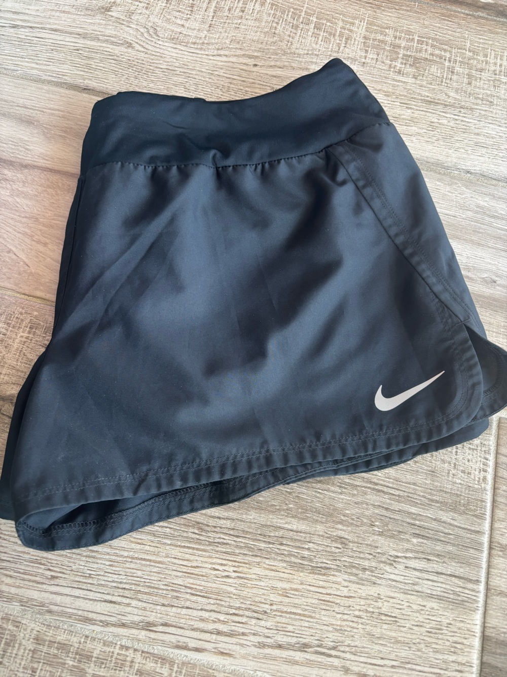 Nike Women's Black Athletic Shorts with Silver Swoosh size XL New with tags